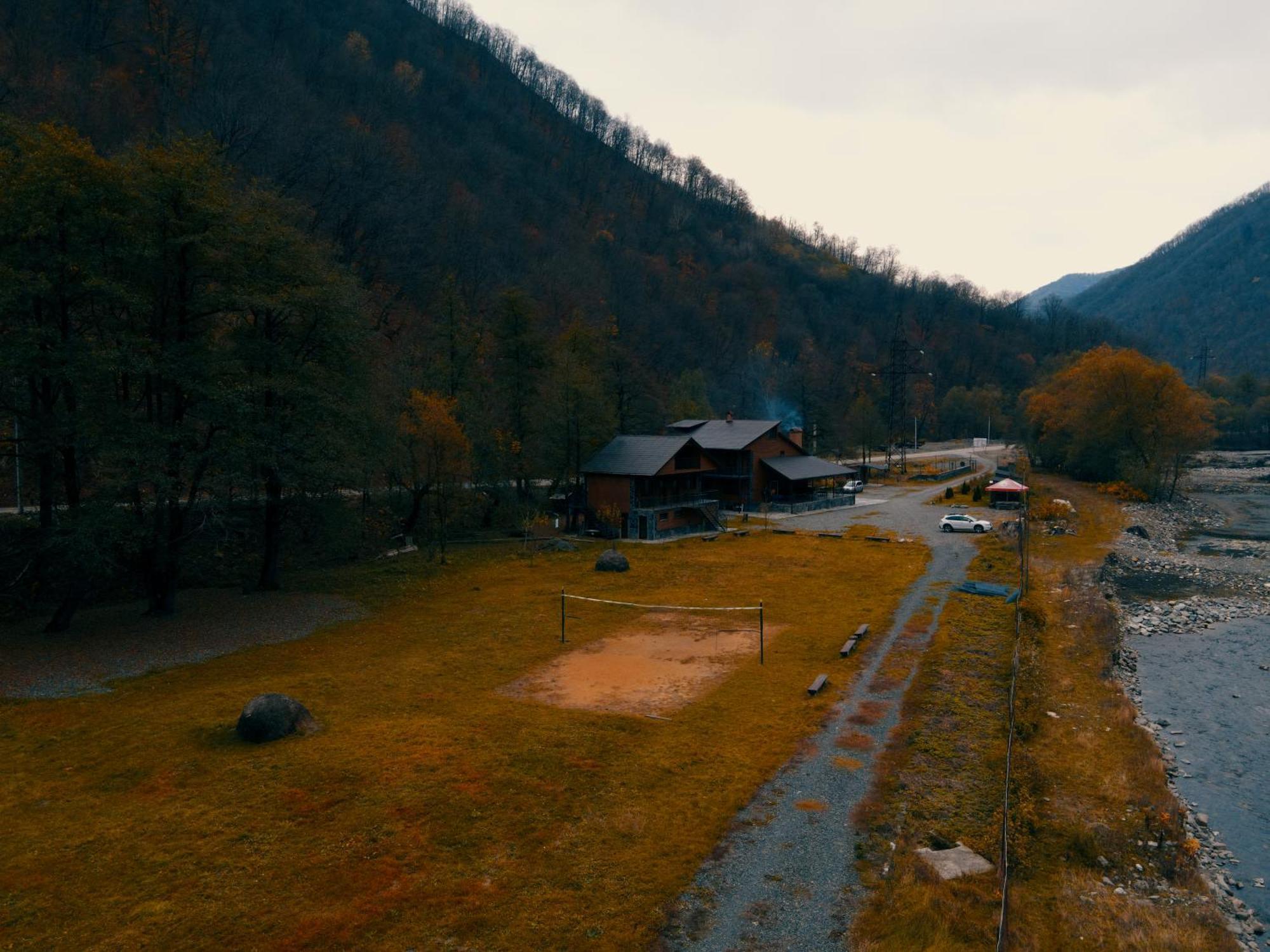 ホテル Tourist Complex Khomi Ch'argali エクステリア 写真