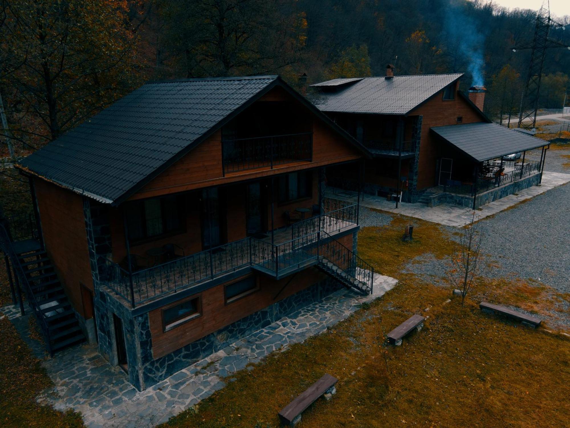 ホテル Tourist Complex Khomi Ch'argali エクステリア 写真