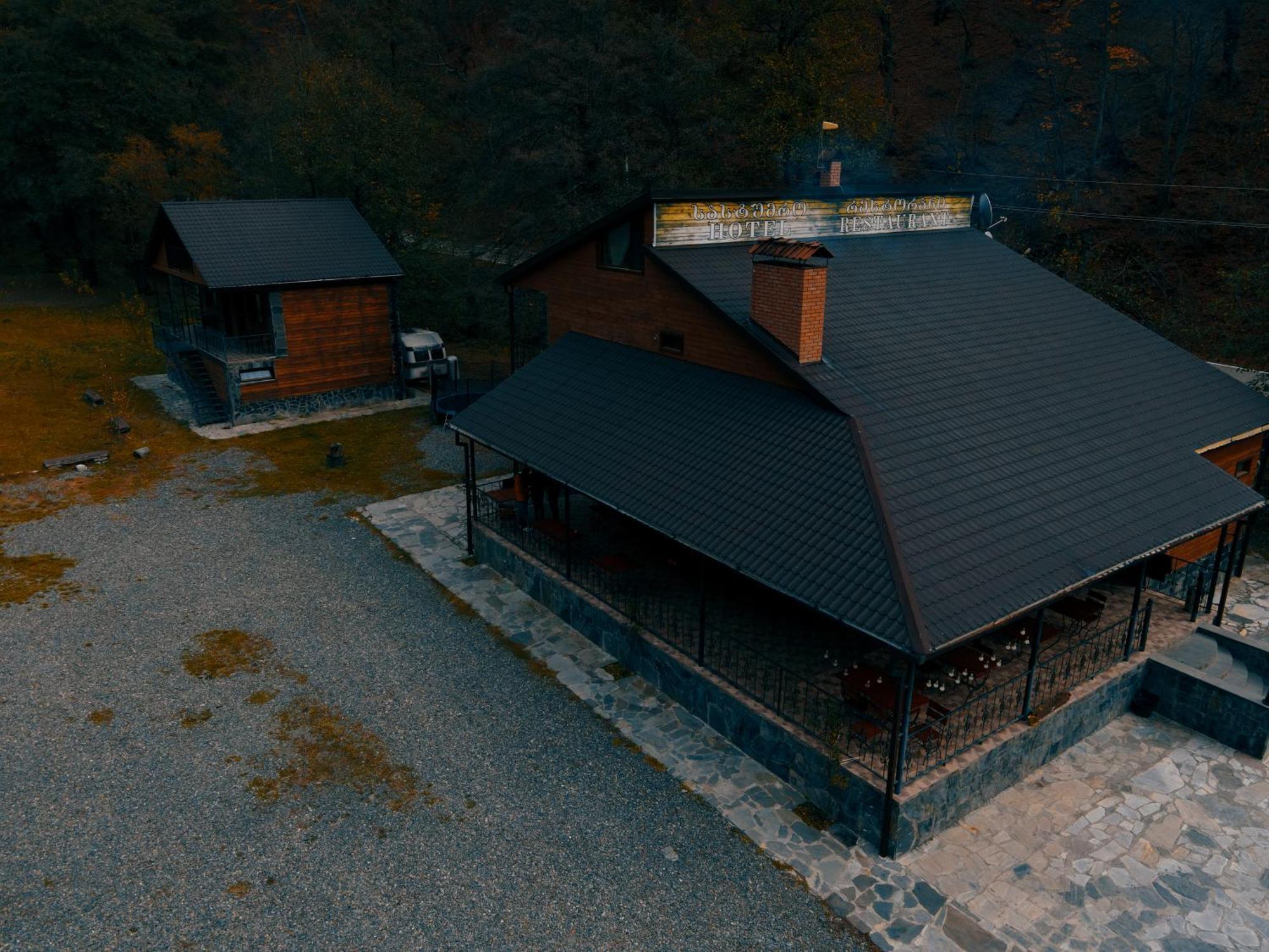 ホテル Tourist Complex Khomi Ch'argali エクステリア 写真