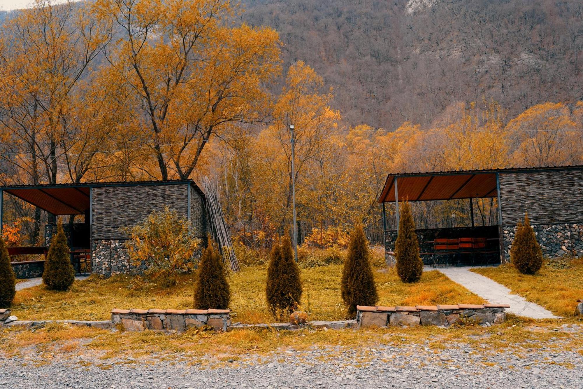 ホテル Tourist Complex Khomi Ch'argali エクステリア 写真