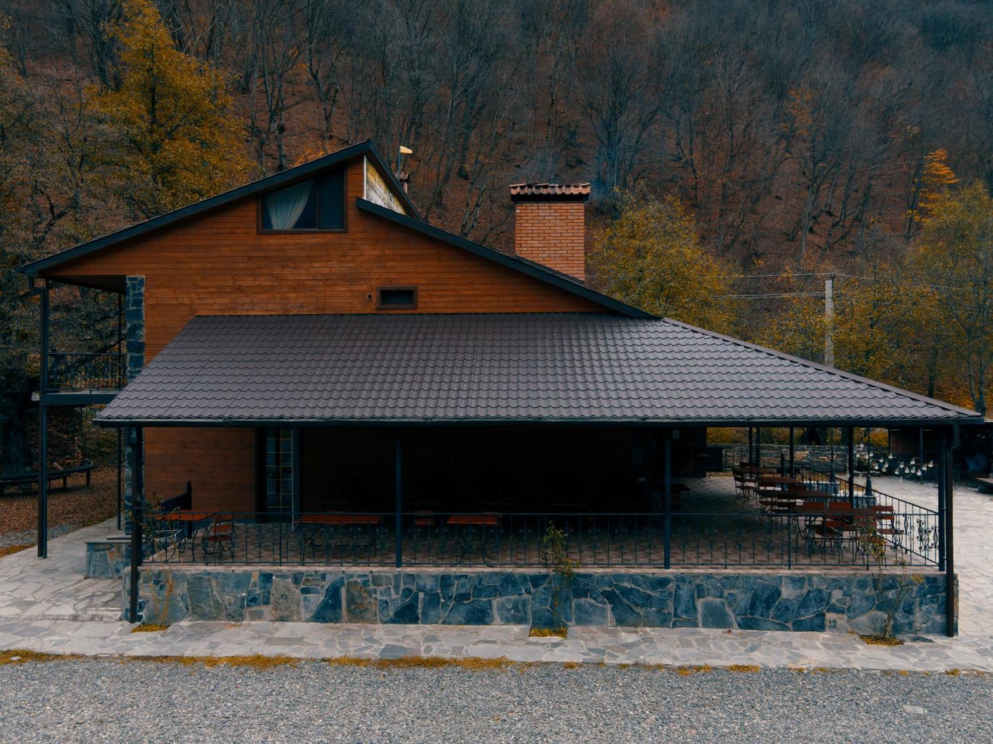 ホテル Tourist Complex Khomi Ch'argali エクステリア 写真