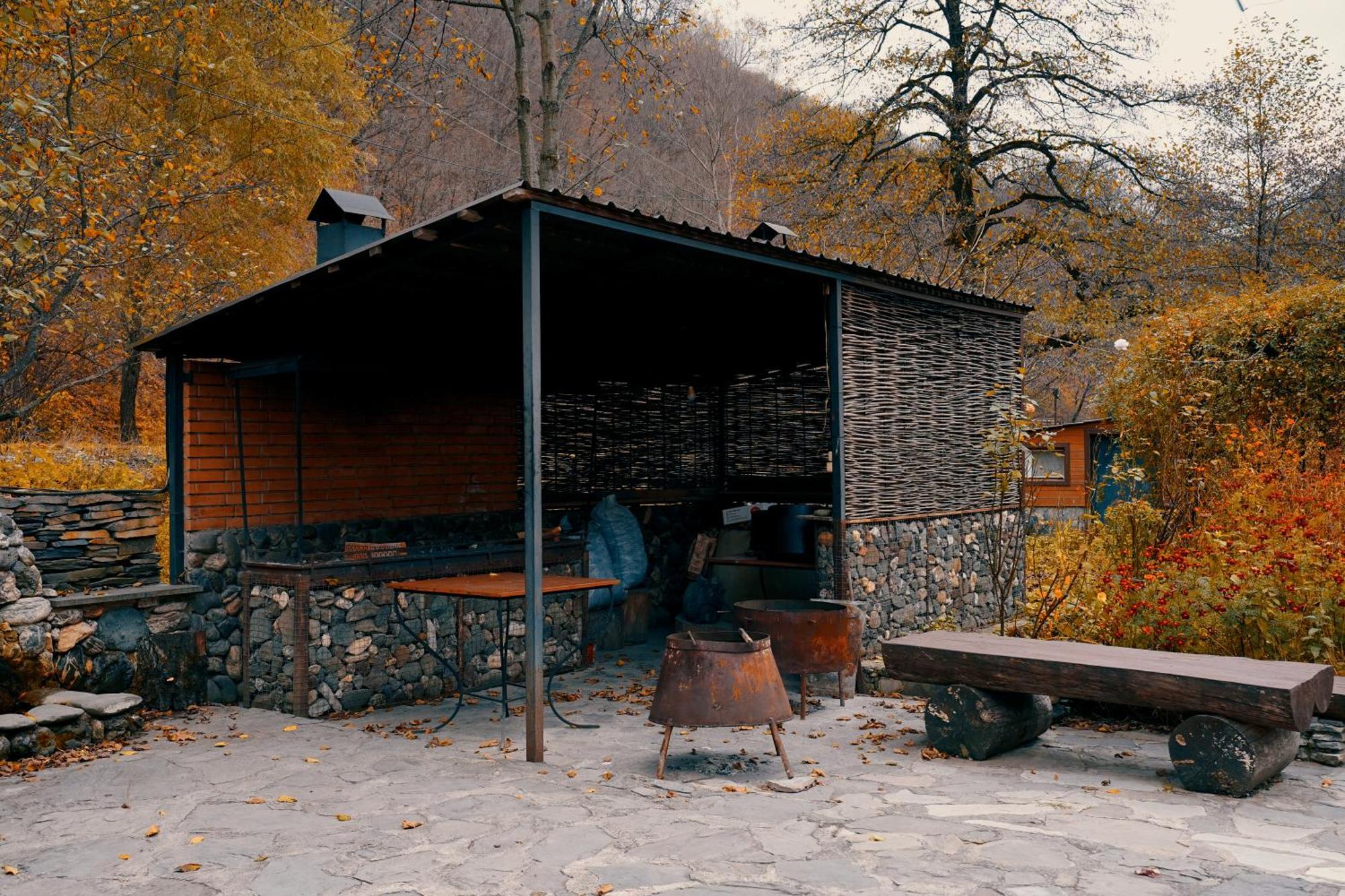ホテル Tourist Complex Khomi Ch'argali エクステリア 写真