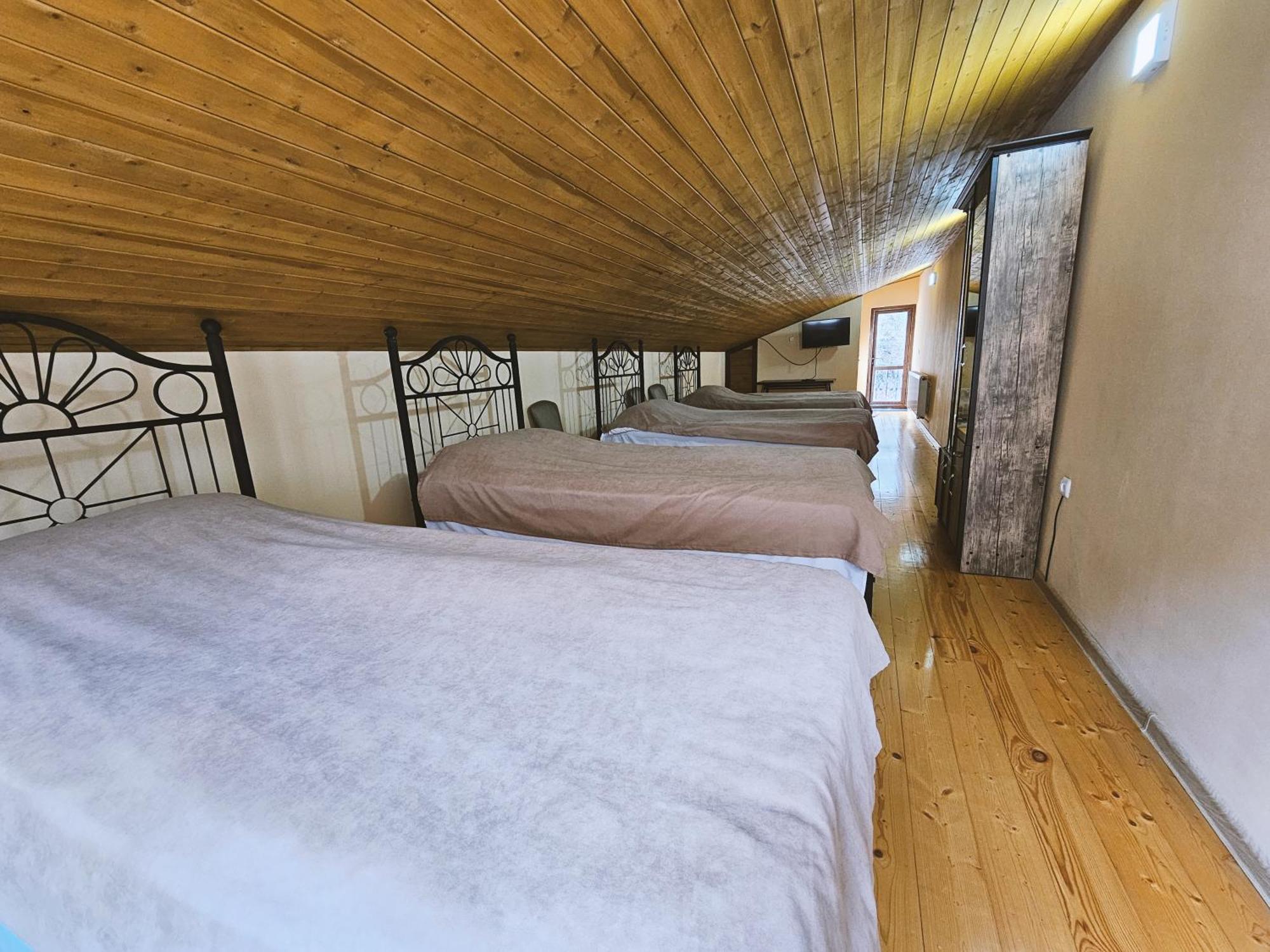 ホテル Tourist Complex Khomi Ch'argali 部屋 写真