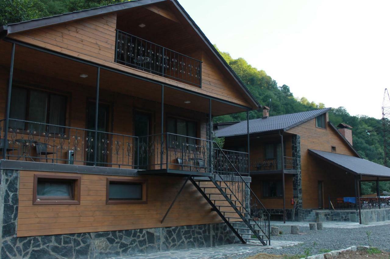 ホテル Tourist Complex Khomi Ch'argali エクステリア 写真