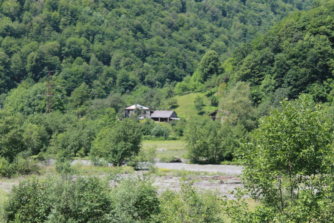 ホテル Tourist Complex Khomi Ch'argali エクステリア 写真